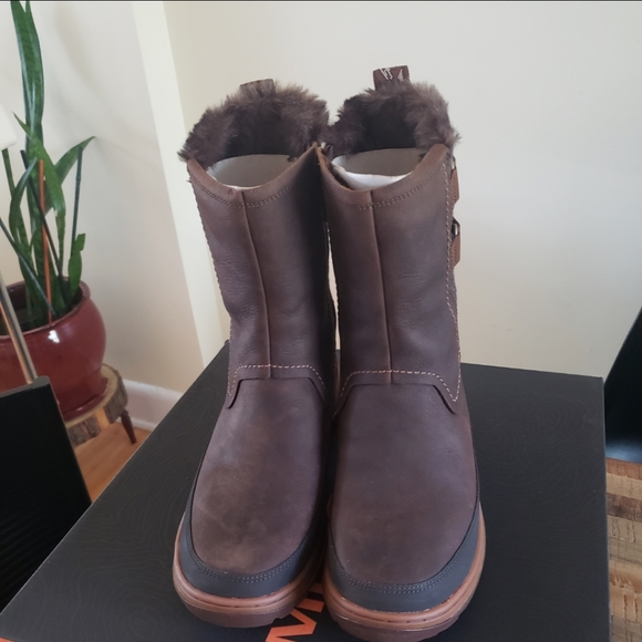 Merrell NIB Sylvia Waterproof Faux Fur Lined Boot - size 8 - Picture 8 of 10